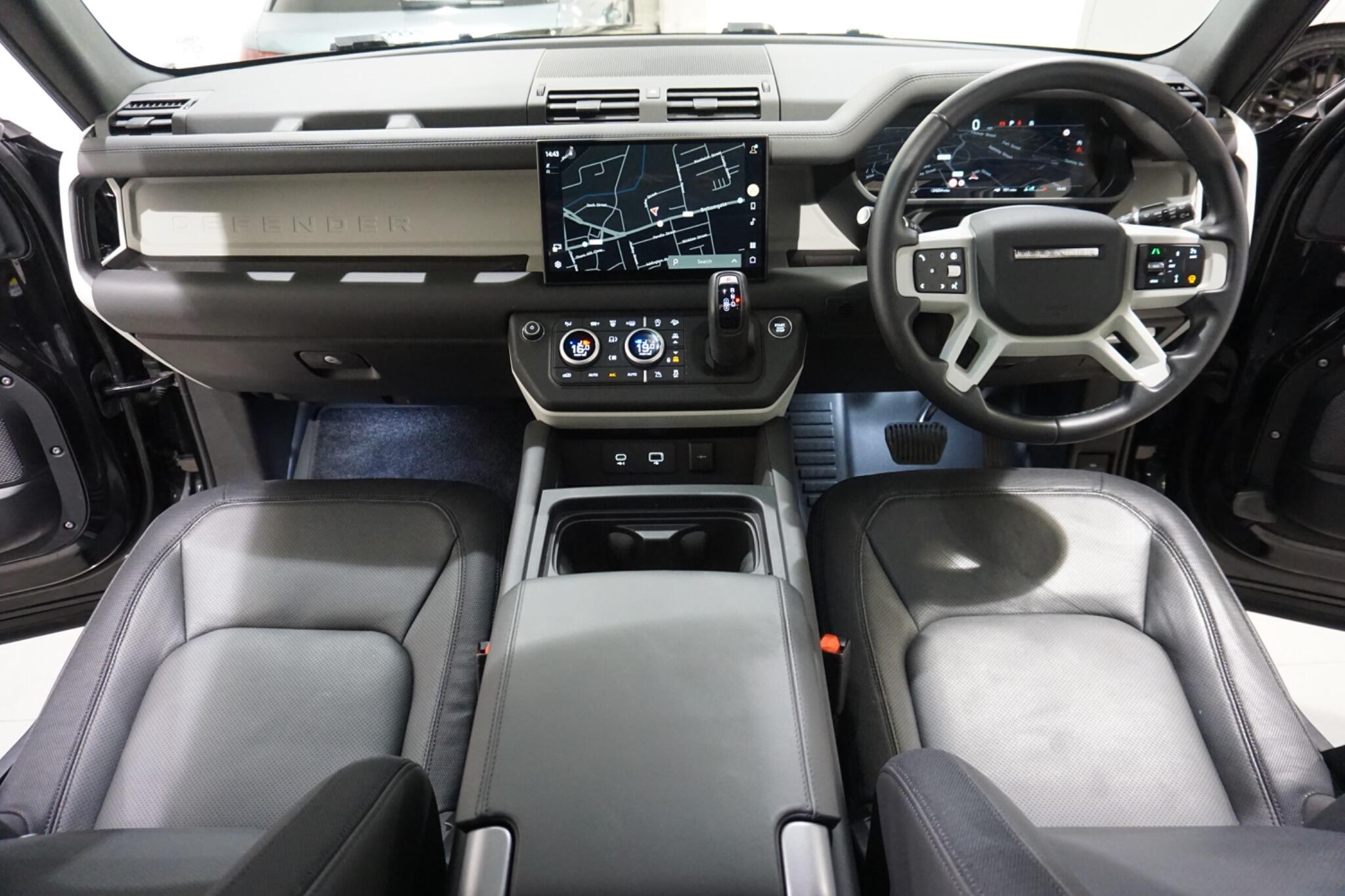Land Rover Defender 110 3.0 D300 MHEV X-Dynamic HSE Auto 4WD Euro 6 (s/s) 5dr